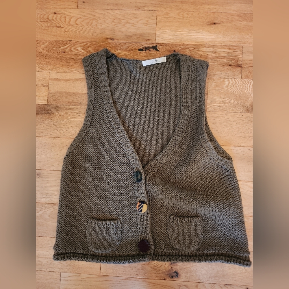 Khaki Handmade Knit Vest/ TS The Store